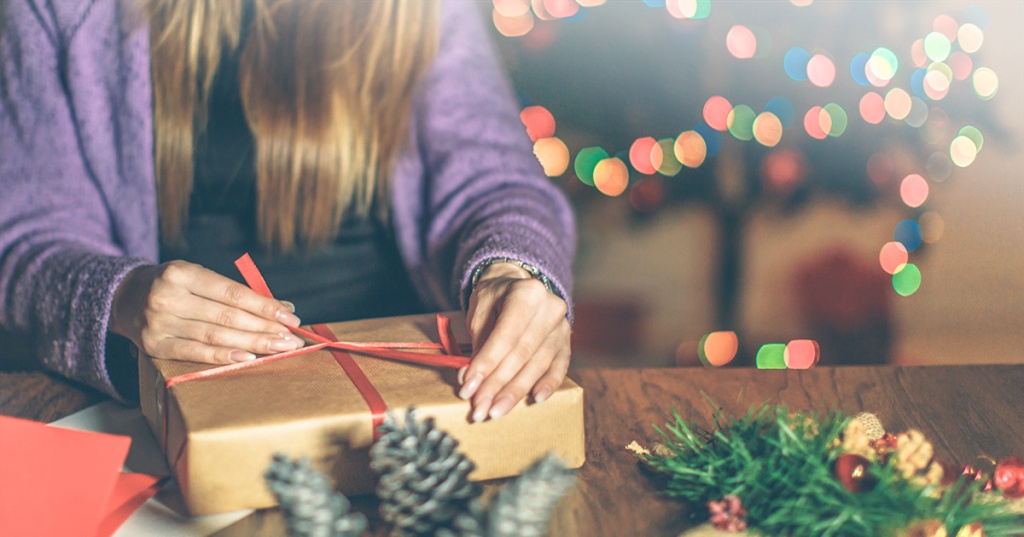 5 tips to help you afford Christmas presents